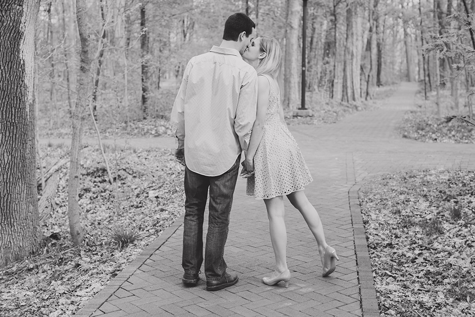Bloomington-Indiana-Engagement-Session-(20-of-33)